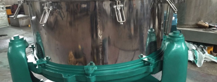 Three foot centrifuge in the use of what should pay attention to